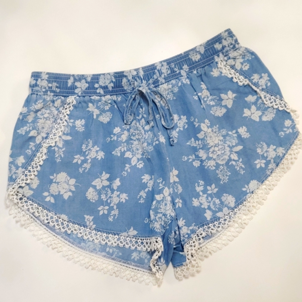 Tinseltown Floral Blue & White Butterfly Shorts XS